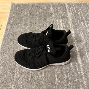 APL techloom pro sneakers